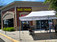 Max’s Chicken inside