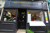 Au Coin des Gourmets Indochine inside