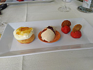 Chateau De Pleujouse food