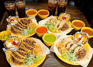 Taqueria La Mexicana food