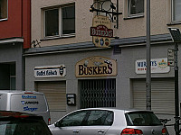 Busker's Irish Pub outside