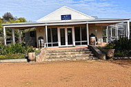 Windrush Wines and Cafe outside