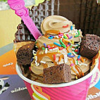 Menchies Sandalwood Frozen Yogurt food