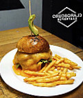 Claroscuro Gastropub food