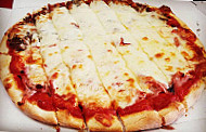 Greg's Pizza food