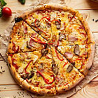 Pizza Kayu Api Lo'qos food