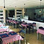 Pizzeria Dolce Vita inside