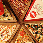 Villa Pizza food