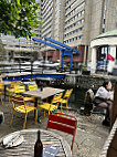 Zizzi St Katharine's Docks outside