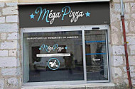 Mega Pizza outside