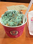 Baskin-robbins outside