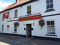 The Queen's Head outside