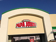 Papa Johns Pizza outside