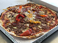 Tonton Pizza food