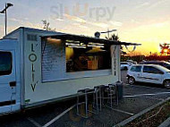 L'oliv' Pizza outside