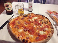 Pizzeria Vesuvio food