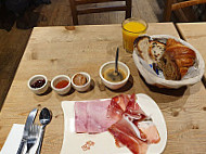 Le Pain Quotidien food