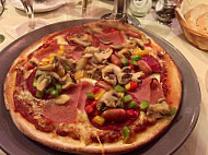 Pizzeria Paparazzi food