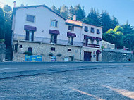 La Corniche Des Cevennes outside