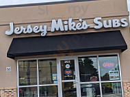 Jersey Mike's Subs outside