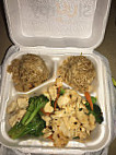 Hunan Takee Outee food