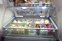 Bella Del Gelato outside