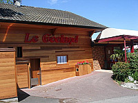 Le Goeland outside