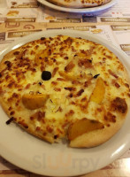 Pizza Plazza food