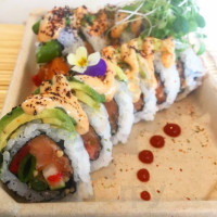 Indah Sushi food