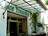 Les Tonnelles inside