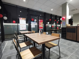 Pizza Hut inside