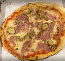 Pizza Stefano “les Pizzas Despouilles” food