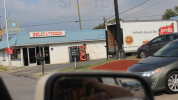 Blue Circle Market Deli outside