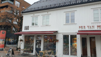 Uro Kafé Og outside