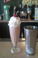 Fair Oaks Pharmacy Soda Fountain outside