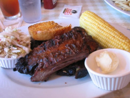 Zeke's Smokehouse Bbq food