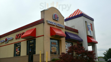 Taco Bell outside