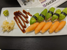 Aylia Sushi food