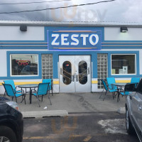 Zesto inside