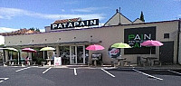 Patapain outside