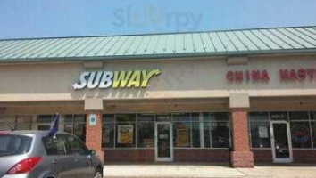 Subway Sandwiches Salads outside