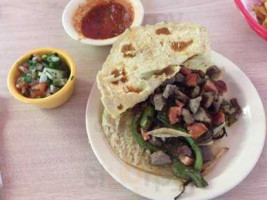 Taqueria Azteca De Oro food