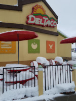 Del Taco outside