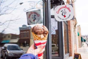 Cannonbelles Coffee Ice Cream outside