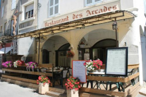 Restaurant Les Arcades inside