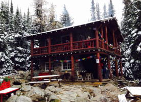 Plain of Six Glaciers Tea House outside