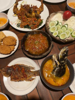 Saung Plecing food