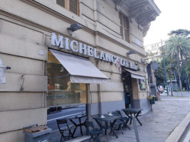 Michelangelo Pasticceria inside