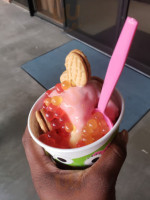 Sweet Frog Pineville food