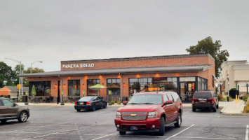 Panera Bread outside